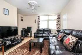 3 bedroom Flat for s...